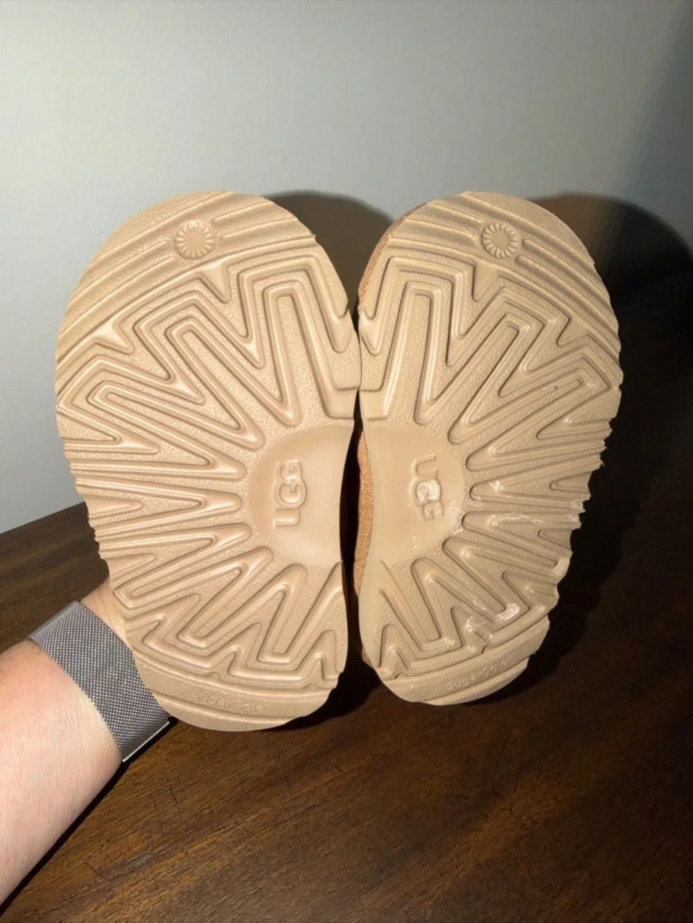 UGG Tasman Chestnut Toddler Shoes Size 6C Nice!